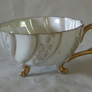 Bone China Tea/Coffee Cup Footed Bottom
